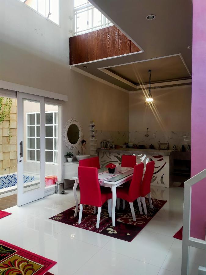 Villa Keluarga Pandansari Malang Ngoại thất bức ảnh