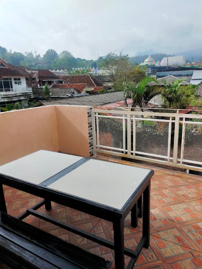 Villa Keluarga Pandansari Malang Ngoại thất bức ảnh